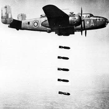 Bombardamento_Zuni